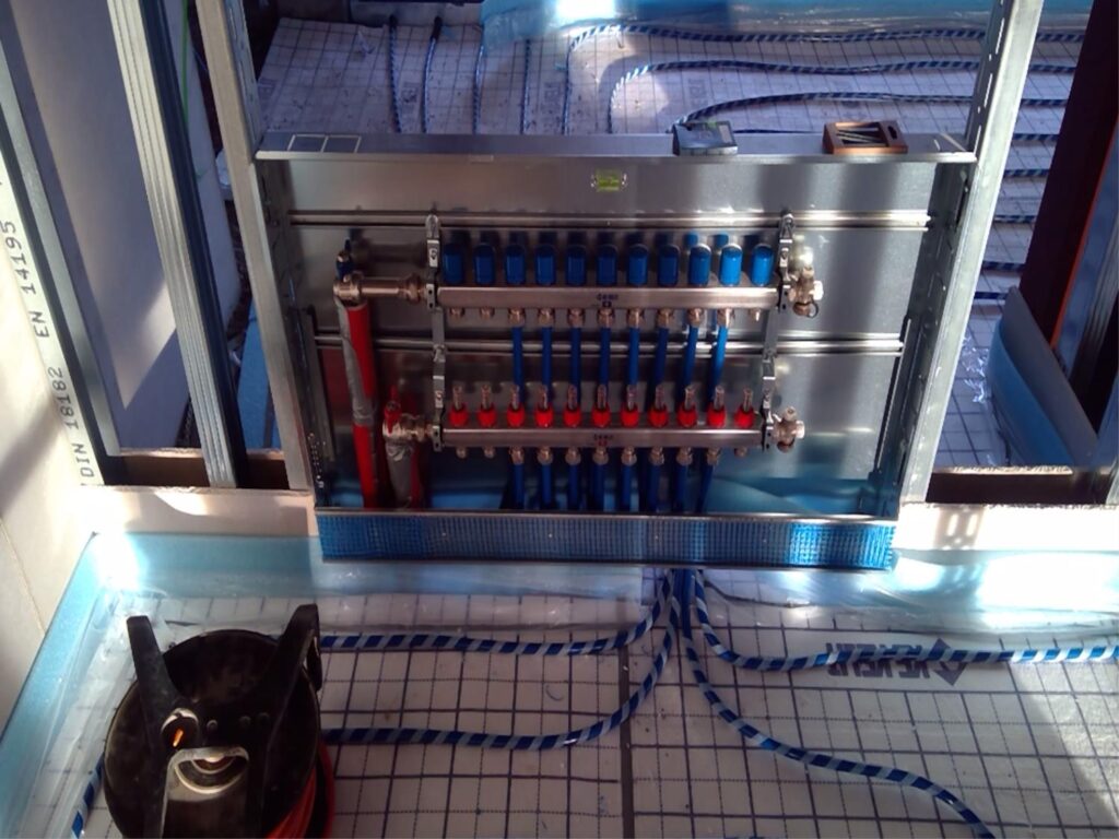 Bild: Anschlüsse Fußbodenheizung